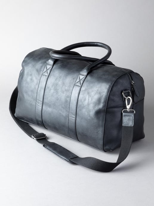 Scarsdale Leather Holdall in Black