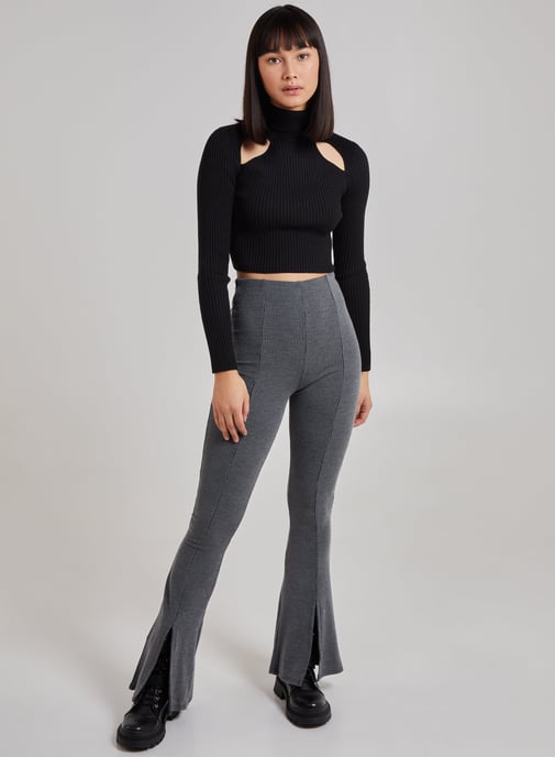 POPULAR - Ribbed Roll Neck Jumper With Cut Out Detail