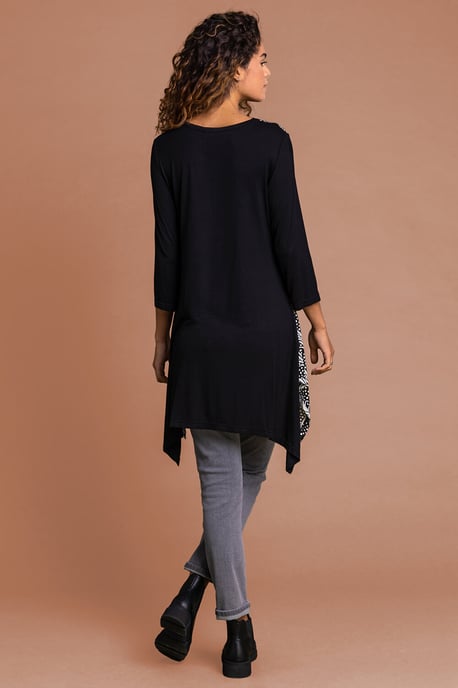 Abstract Print Hanky Hem Top