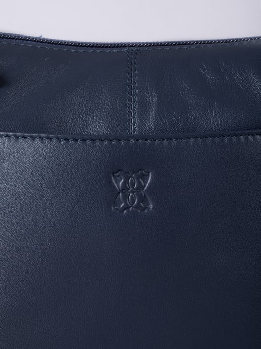 Talkin Leather Shoulder Bag in Navy