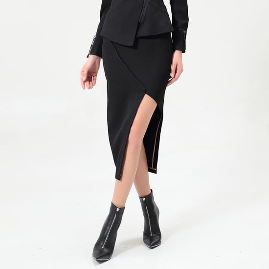Asymmetrical skirt open on the leg - Image 3