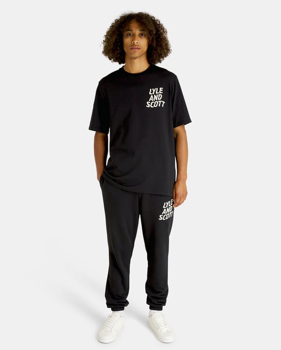 Men's Lyle & Scott Ripple Logo Jogger in Black - Image 1