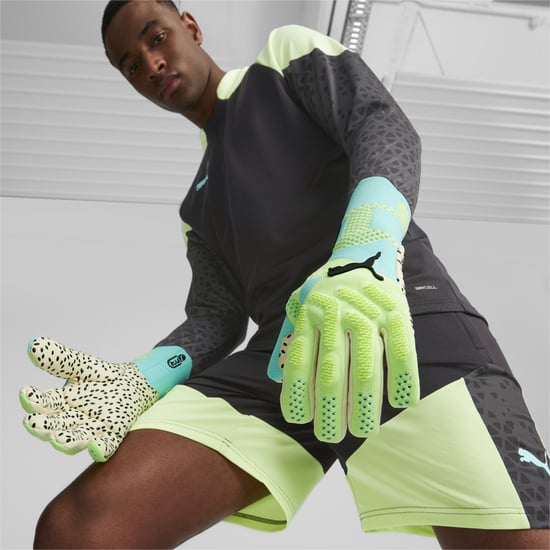 PUMA Unisex FUTURE Ultimate Negative Cut Football Goalkeeper Gloves - Image 2
