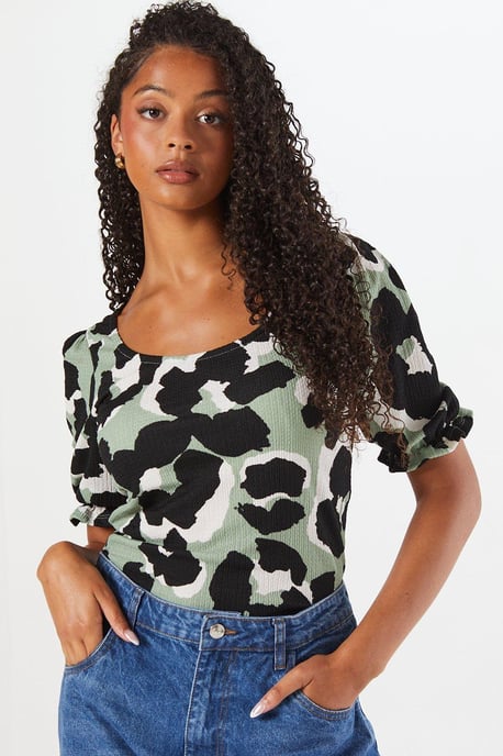 Tall Animal Scoop Neck Short Sleeve Top