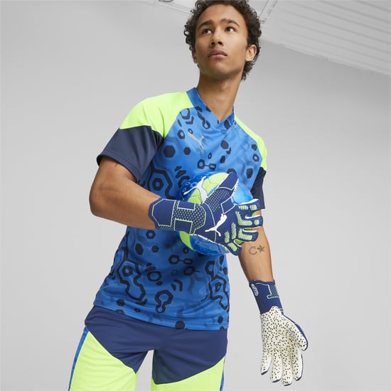 PUMA Unisex FUTURE Ultimate Negative Cut Football Goalkeeper Gloves - Image 2