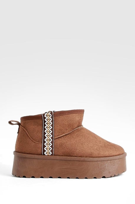 Embroidered Detail Cosy Platform Boots