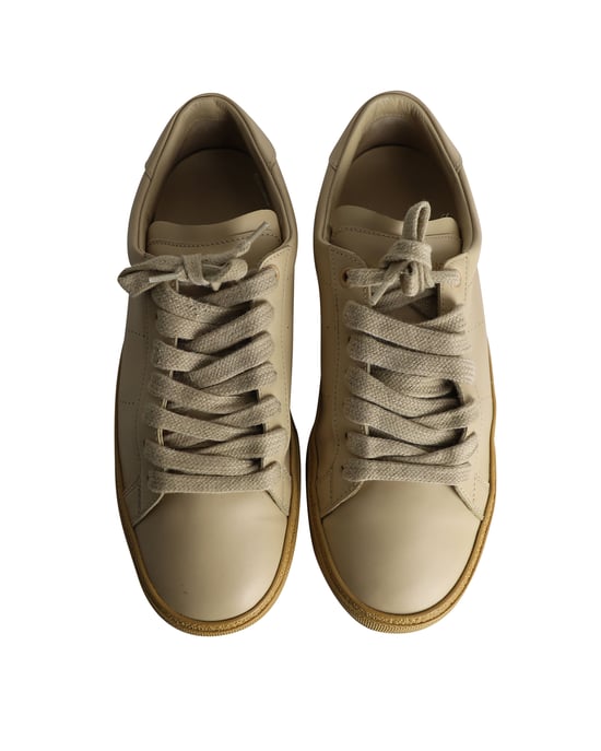 Saint Laurent SL/06 Court Classic Low-Top Sneakers in Beige Calfskin Leather - Image 5