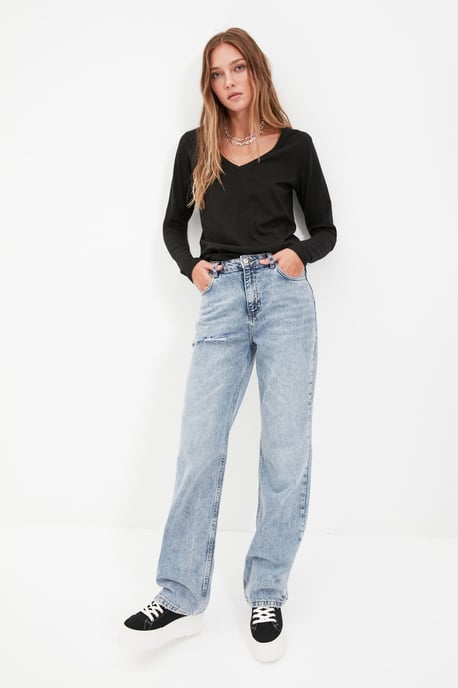 Trendyol Women's  Straight  T-Shirt - Image 3
