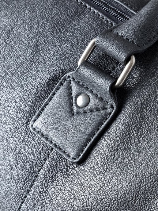 Discoverer Medium Leather Holdall in Black
