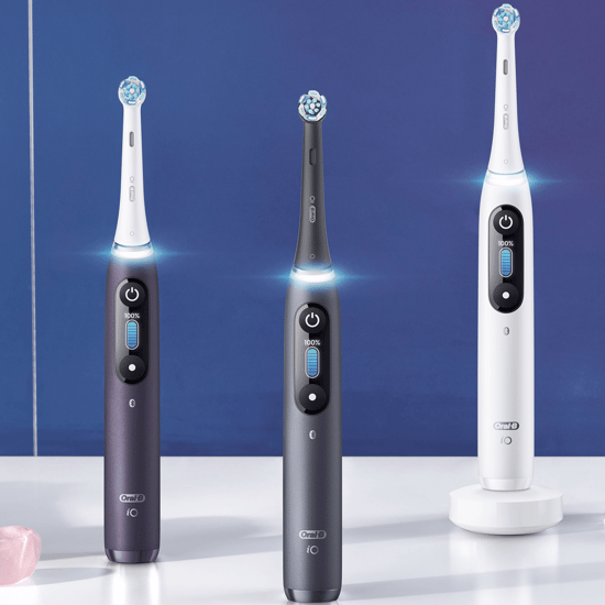 Oral-B iO8 Electric Toothbrush + Travel Case - Image 5
