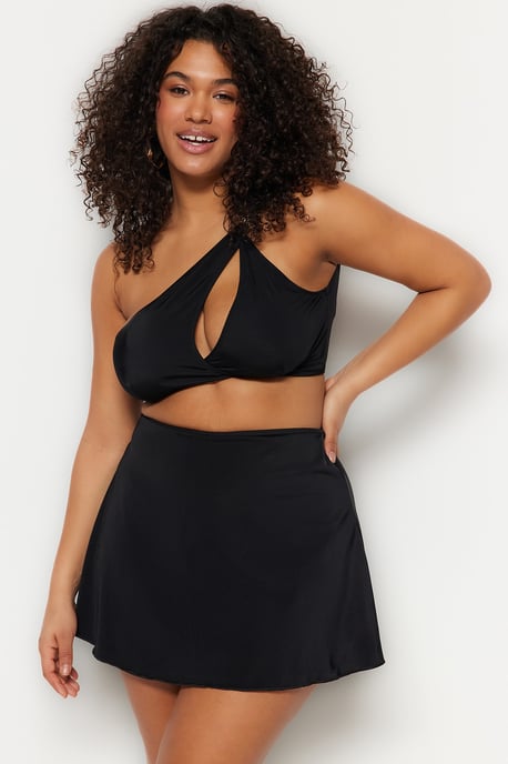 Trendyol Damernas Högmidjade Bikini Bottoms i Större Storlekar - Image 1