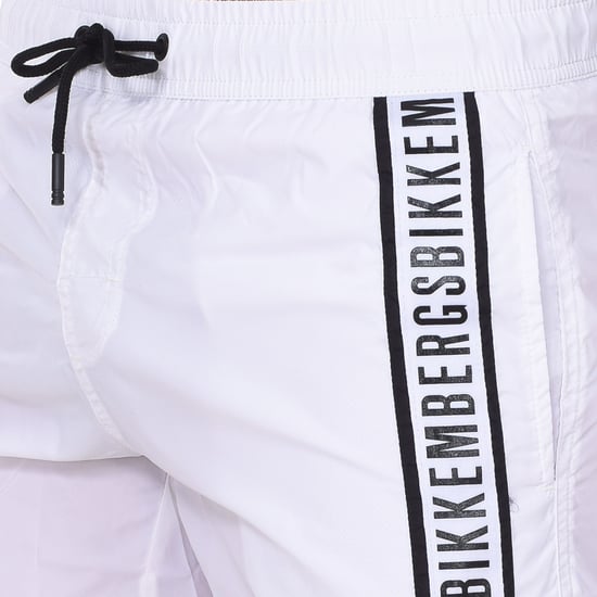 Tape shorts