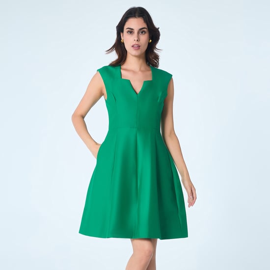 Fit-and-flare satin short dress square V neckline - Image 1