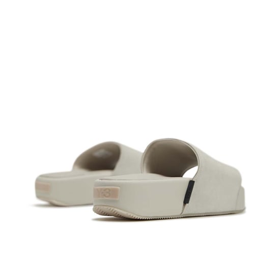 Herrarnas Y-3 Slippers i Ljusgrå - Image 2