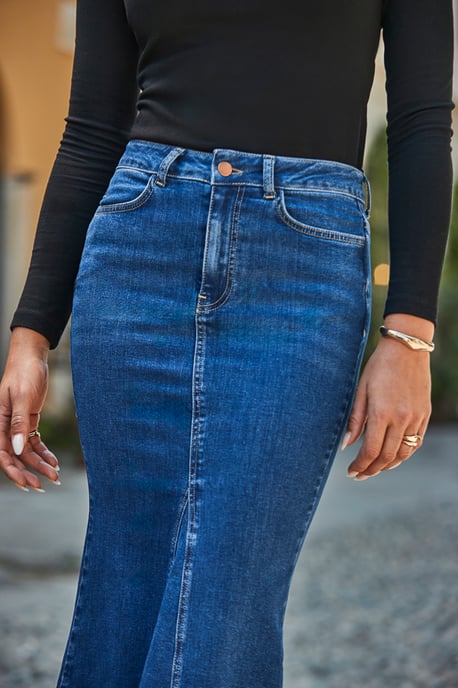 Mid Blue Figure-Flattering Denim Skirt