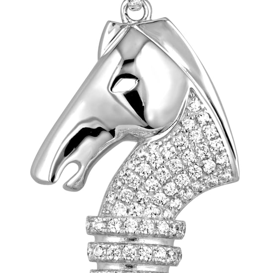 Swarovski - Zilveren oorbellen met een hanger van het schaakstuk Paard met 76 witte Swarovski-zirkoniakristallen. - Image 3
