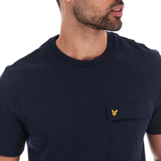 Men's Lyle And Scott Nylon Pocket T-shirt in Navy - Image 5
