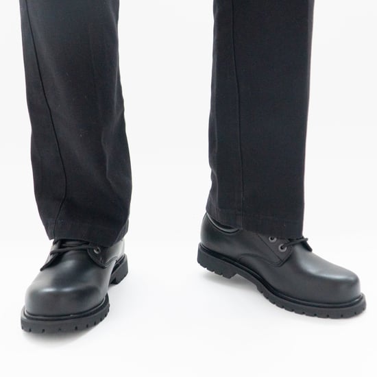 ONTSPANDE PASVORM: COTTONWOOD - ELKS SR Heren Leren Antislip Schoenen Zwart - Image 2