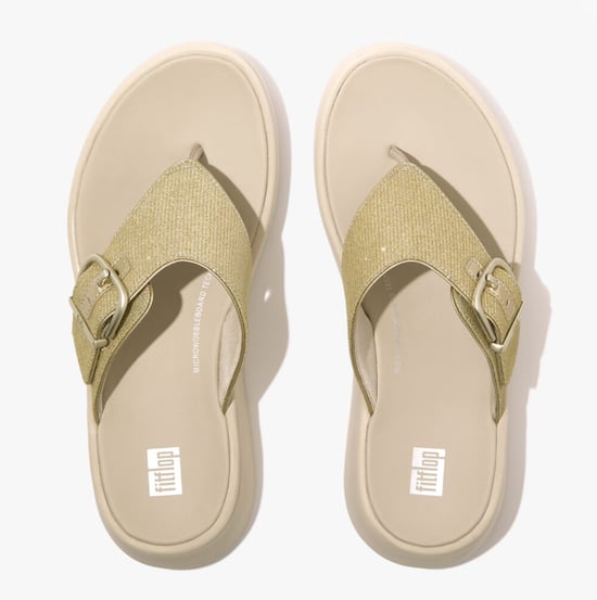 F-MODE BUCKLE SHIMMERLUX FLATFORM Womens Toe Post Platino - Image 4