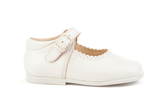 Merceditas Type Shoe Made of Leather - Image 1