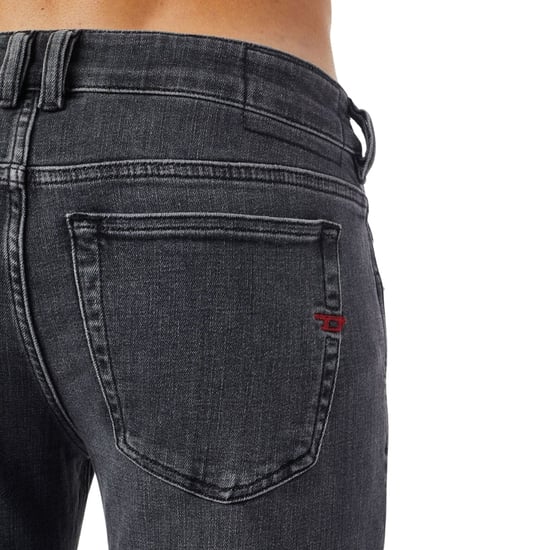 Diesel 1979 Sleenker donkergrijze vervaagde denimjeans - Image 3