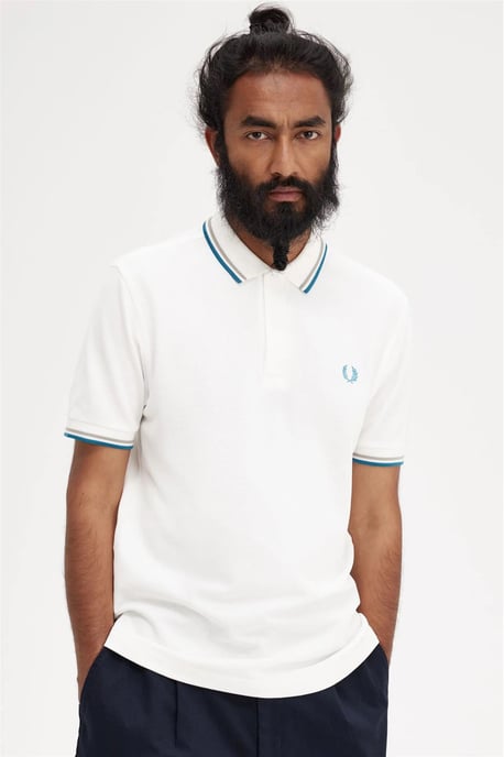 Fred Perry Men’s Twin Tipped Polo Shirt in Snow White/Warm Grey/Ocean - Image 4