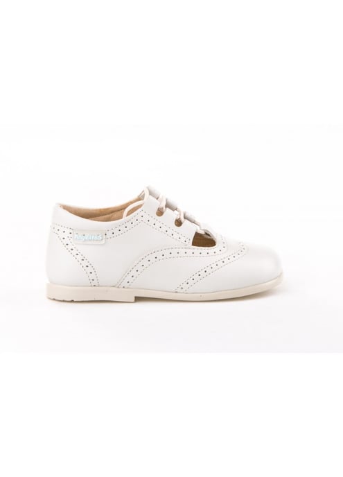English Shoe Made of Leather - Image 1