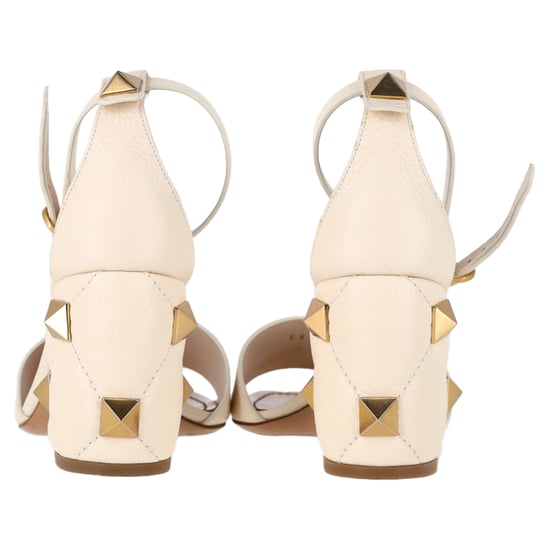 Valentino Roman Stud Blokhak Sandalen in Crème Leer - Image 5