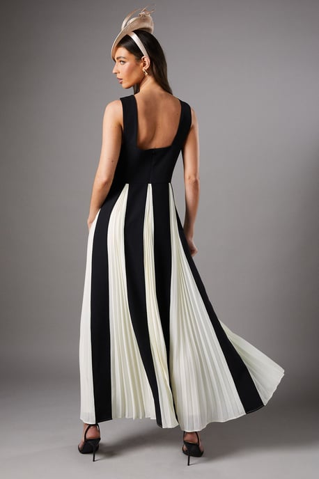 Cross Front Pleat Panelled Maxi Dress - Image 3