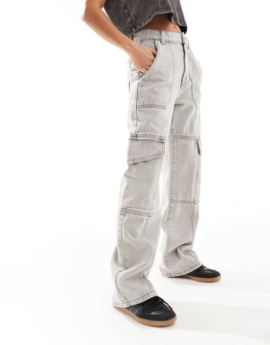Miss Selfridge Petite baggy cargo jean in light grey wash - Image 3