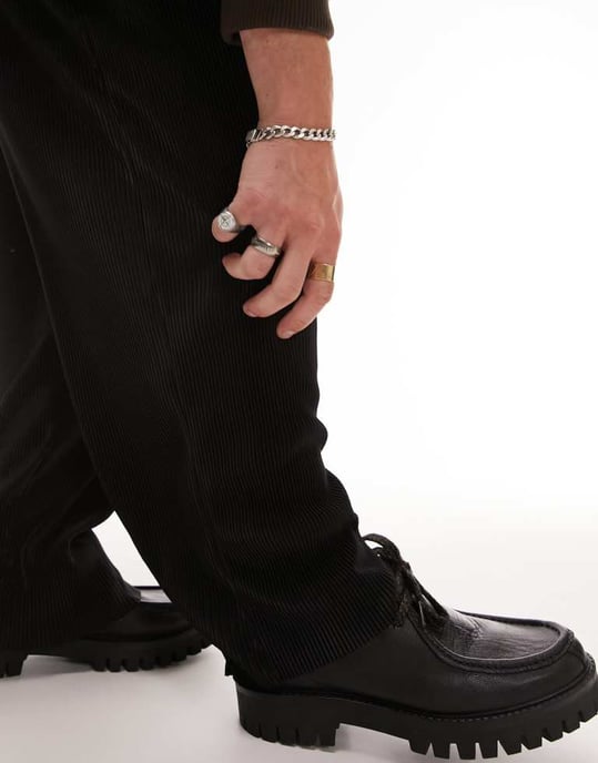 Topman straight plisse jogger in black - Image 3