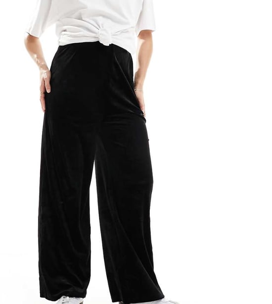 Mamalicious maternity velvet loose fit trouser in black - Image 1