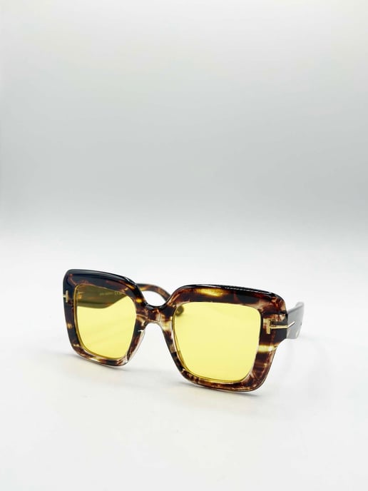 Bold Square Sunglasses in Leopard Yellow - Image 4