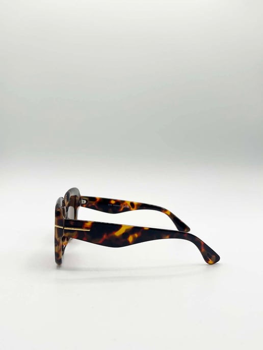 Bold Square Sunglasses in Leopard Brown - Image 4