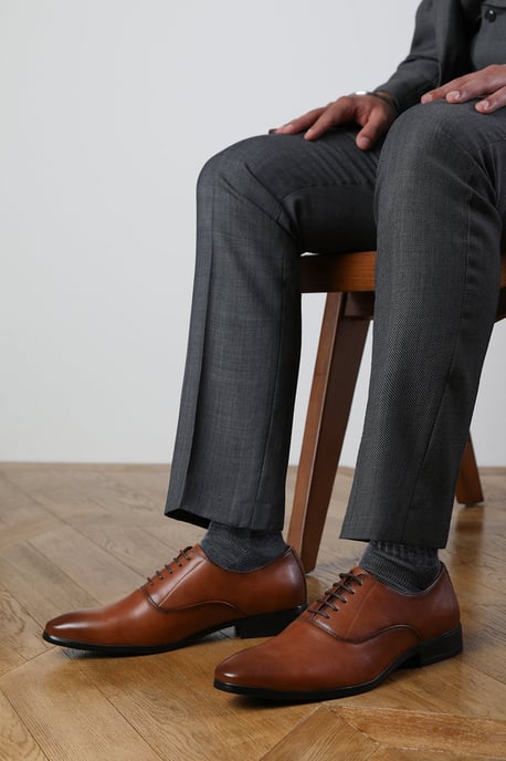 Wheres That From Mens 'Michael' Oxford Lace Up Work Dress Shoes - Image 4