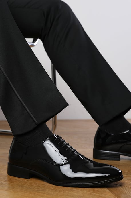 Wheres That From Mens 'Michael' Oxford Lace Up Work Dress Shoes - Image 1