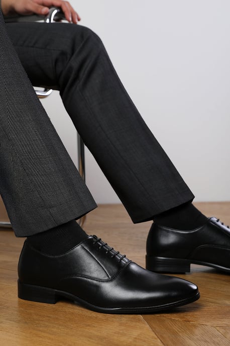Wheres That From Mens 'Michael' Oxford Lace Up Work Dress Shoes - Image 1