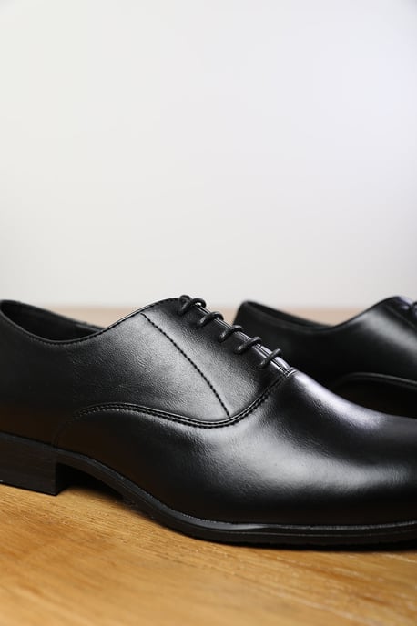 Wheres That From Mens 'Michael' Oxford Lace Up Work Dress Shoes - Image 3
