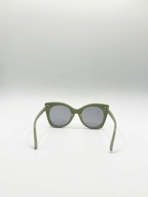 Oversized Round Cat-Eye Sunglasses in Green - Image 4
