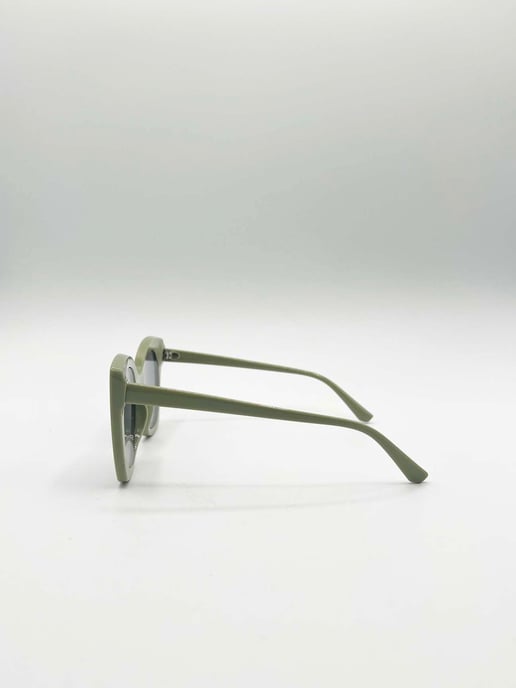 Oversized Round Cat-Eye Sunglasses in Green - Image 6