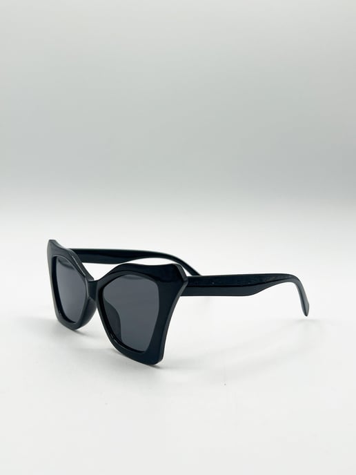 Oversized Cat-Eye Sunglasses in Black - Image 3
