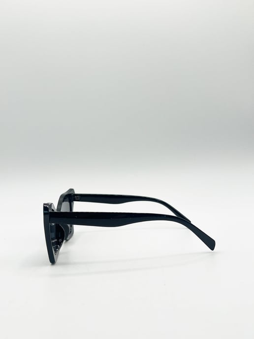 Oversized Cat-Eye Sunglasses in Black - Image 5