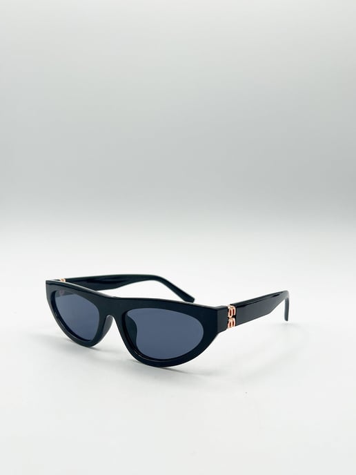 Retro Oval Sunglasses in Black - Image 3