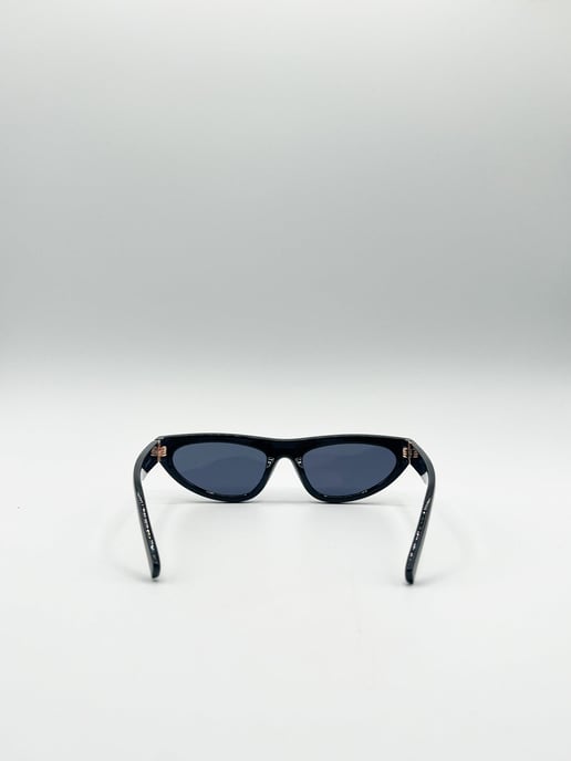 Retro Oval Sunglasses in Black - Image 6