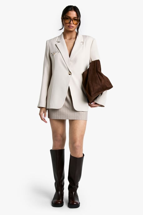 Woven Oversized Tailored Shoulder Pad Blazer - Image 3