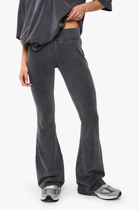 ACID WASH FLARED LEGGING - Image 4
