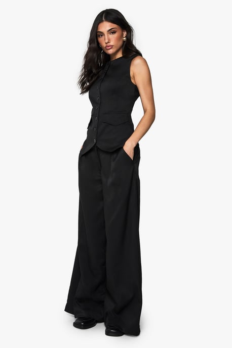 Pleated Extreme Wide Leg Tailored Trouser - Image 3