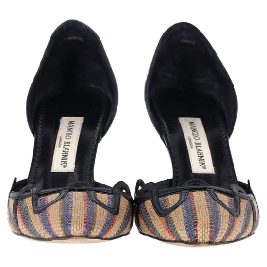 Manolo Blahnik Puntige Pumps in Multicolor Raffia - Image 2