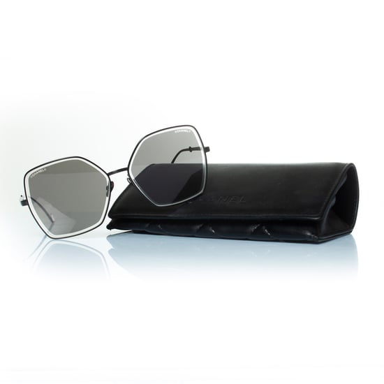 butterfly sunglasses in black - Image 3