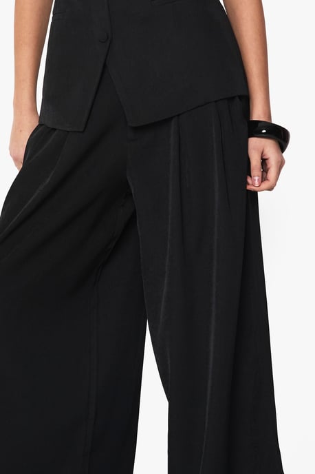 Tailored Pleated Wide Leg Trousers - Image 4